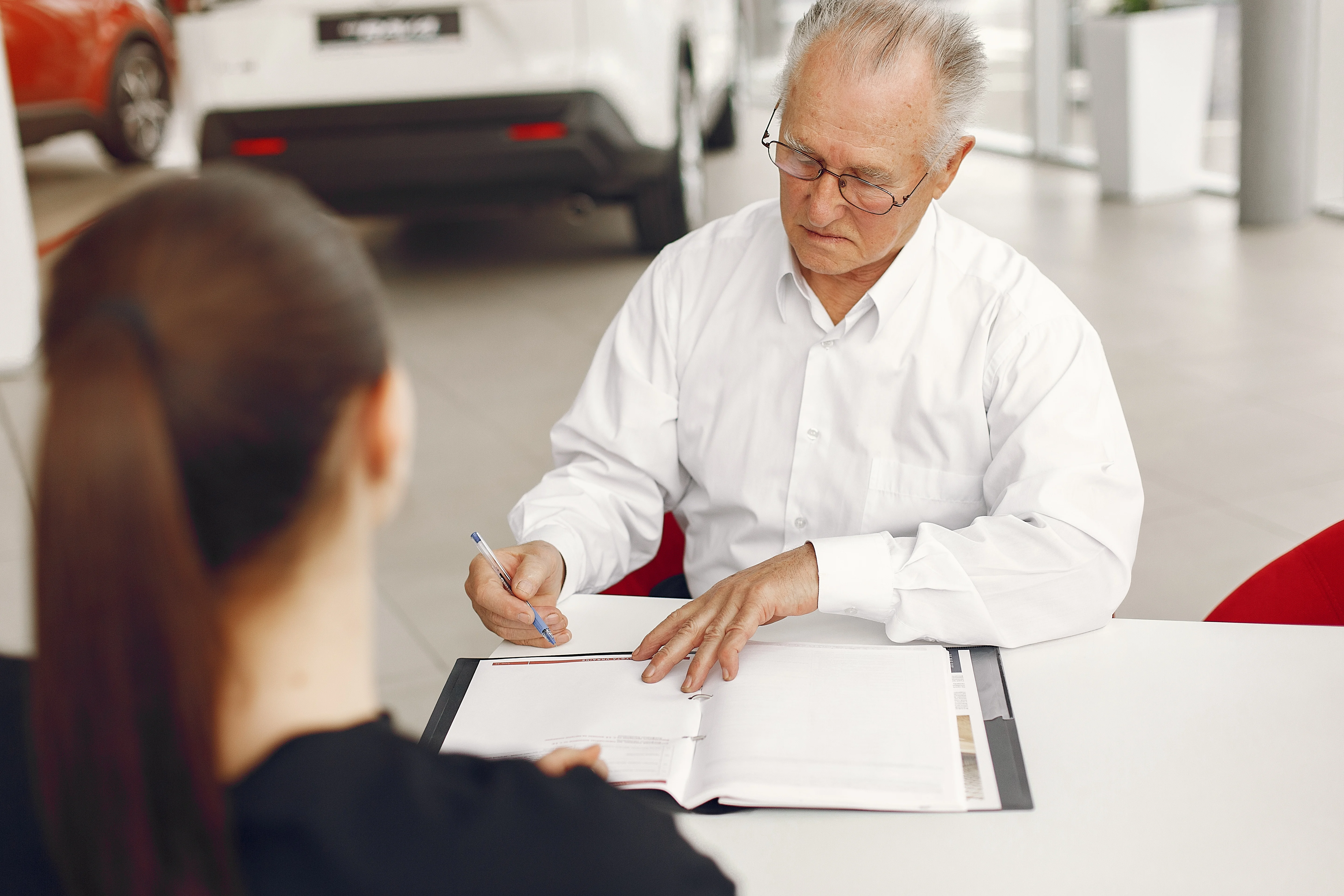 man providing tips for buying health insurance